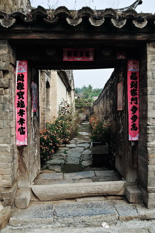 老榆木;大门;粗狂;古老;沧桑 老榆木;大门;粗狂;古老;沧桑