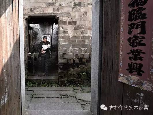老榆木;大门;粗狂;古老;沧桑 老榆木;大门;粗狂;古老;沧桑